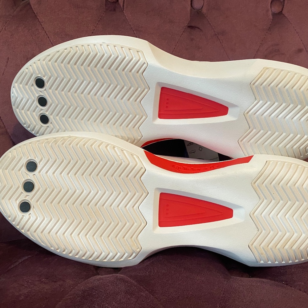 Adidas - Picture 3 of 3